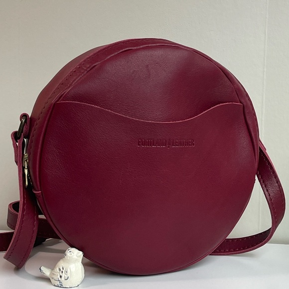 Portland Leather Crossbody Bag - Picture 5 of 16